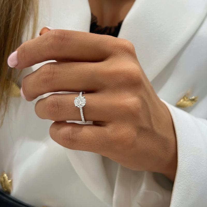 Wybór pierścionka zaręczynowego