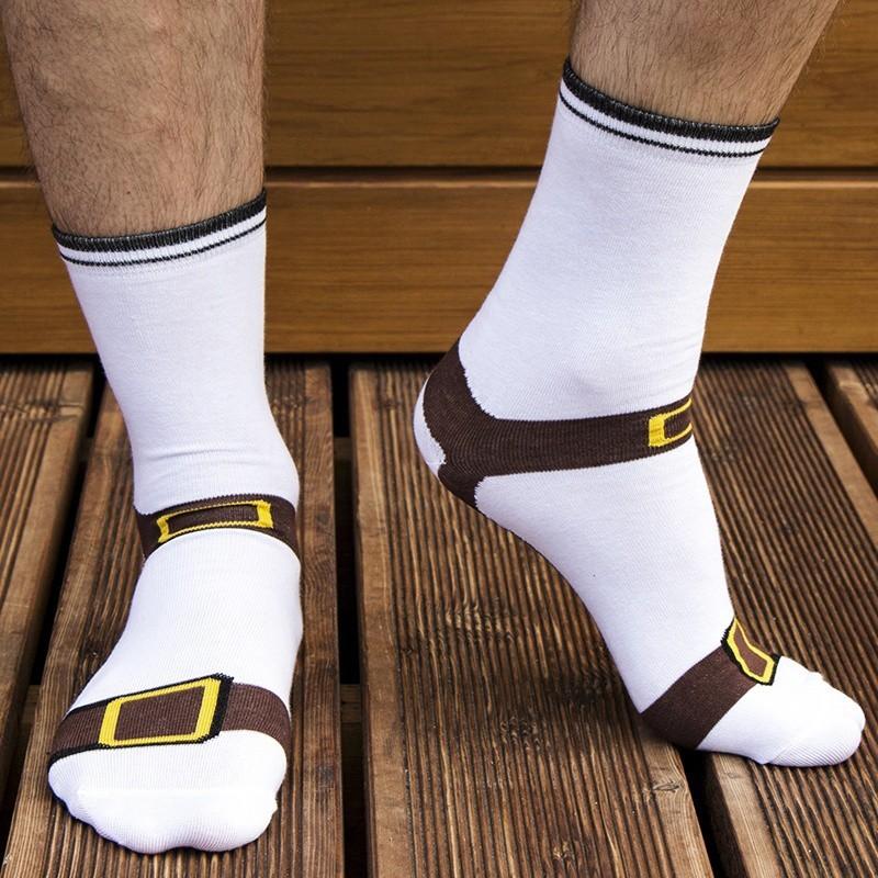 Stylizacja skarpet z sandałami